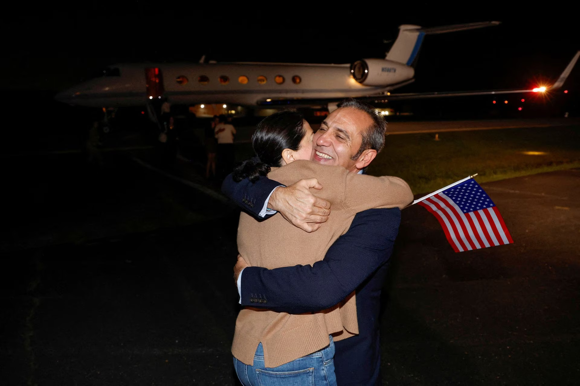 Homecoming from Iran: five Americans released from captivity in diplomatic prisoner swap 